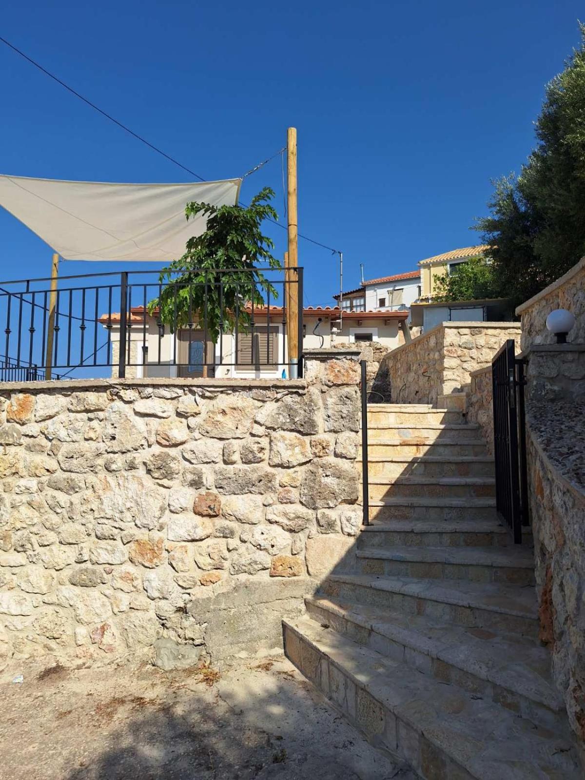 Wood And Stone Villa Parga Exterior photo